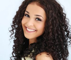 Popular Treatments Offered At A Hollywood Smile Clinic